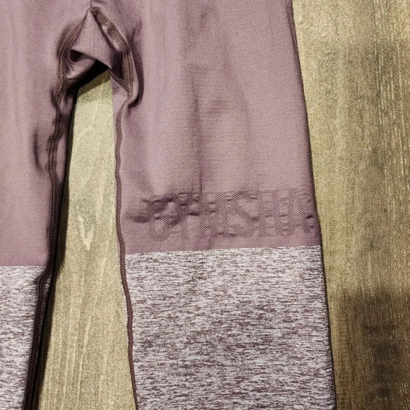 Gymshark Two Toned Seamless Legging - Picture 6 of 8